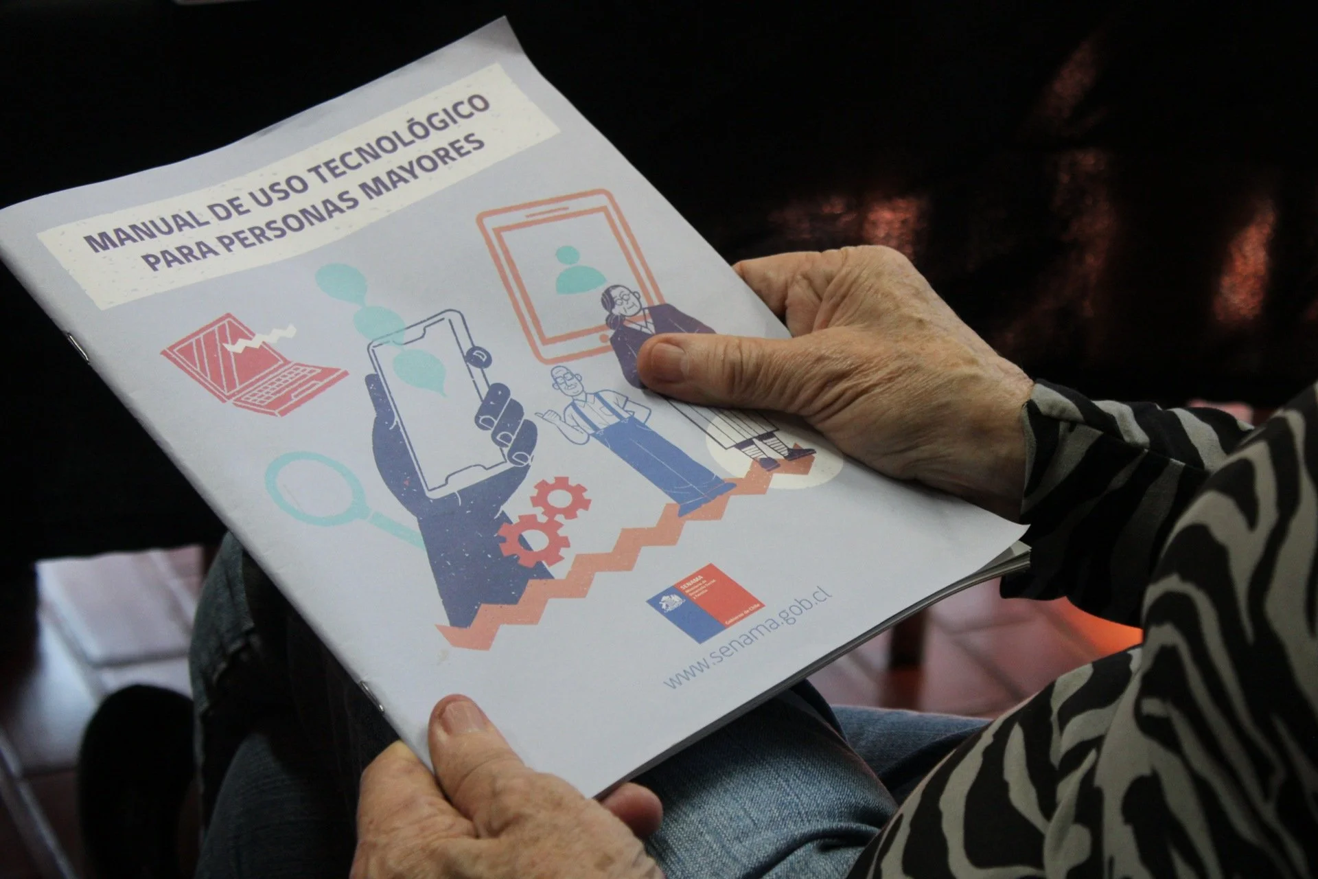 SENAMA lanza guía tecnológica para adultos mayores: Busca reducir la brecha digital en Ñuble