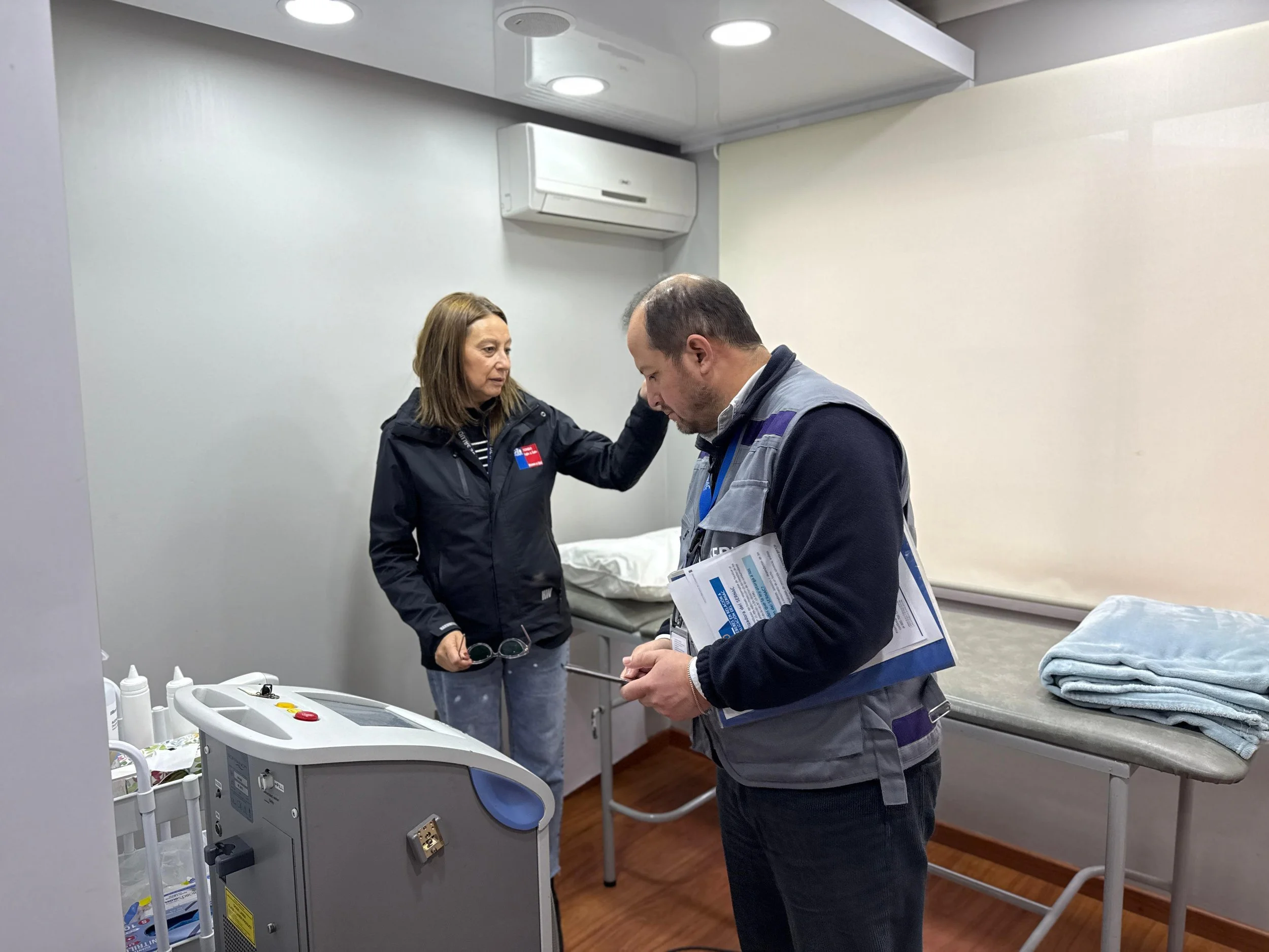 Autoridades de Ñuble refuerzan seguridad en centros de estética con operativo conjunto