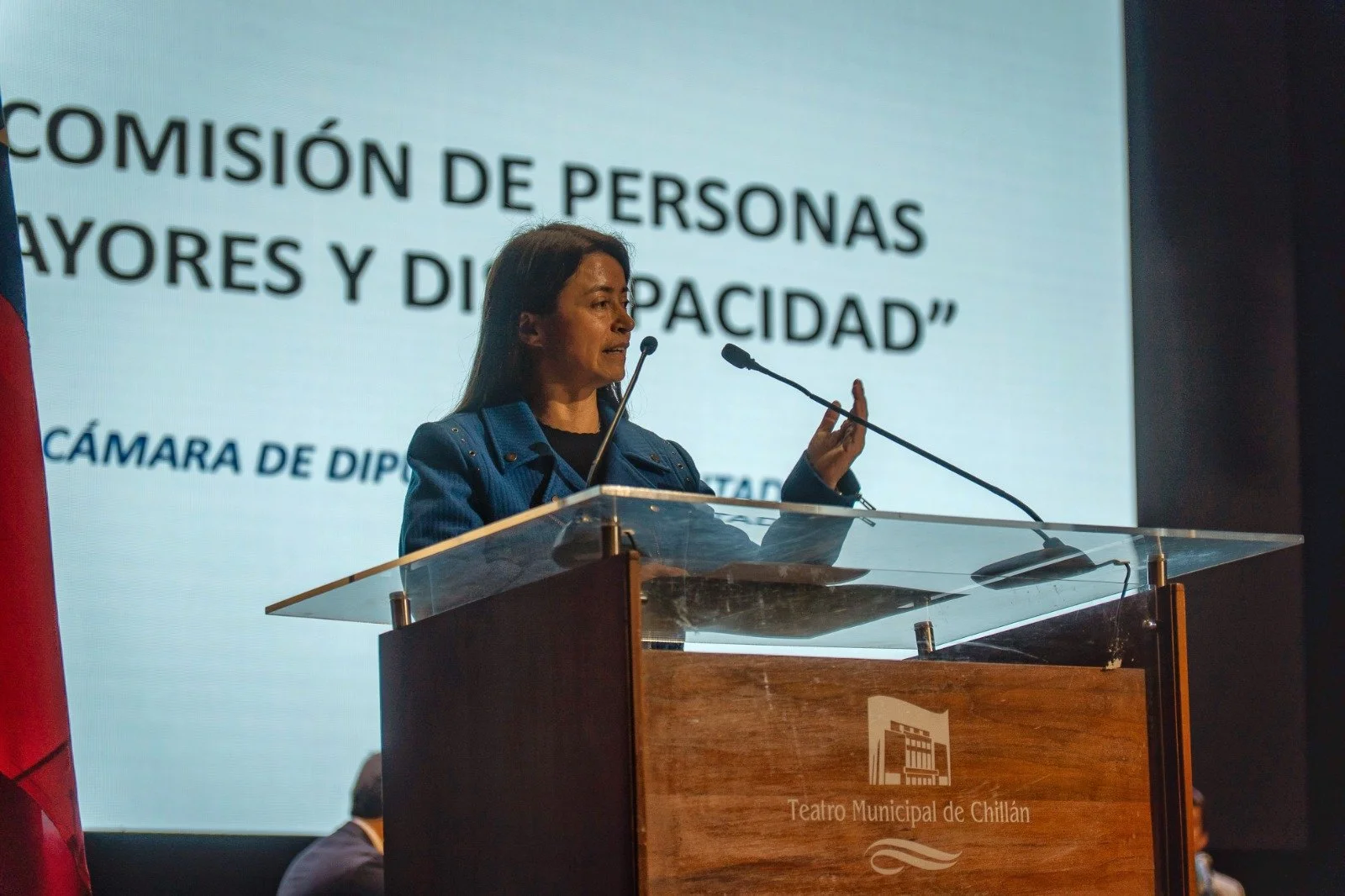 Marta Bravo logra un hito histórico: Dos comisiones del Congreso sesionarán en San Carlos para abordar temas de salud