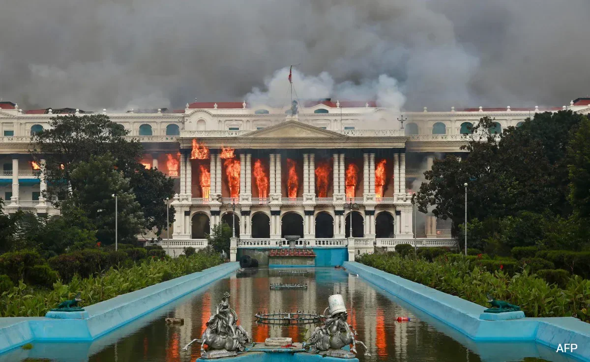 Estallido Social en Nepal: El ejército se moviliza tras la quema del Parlamento 