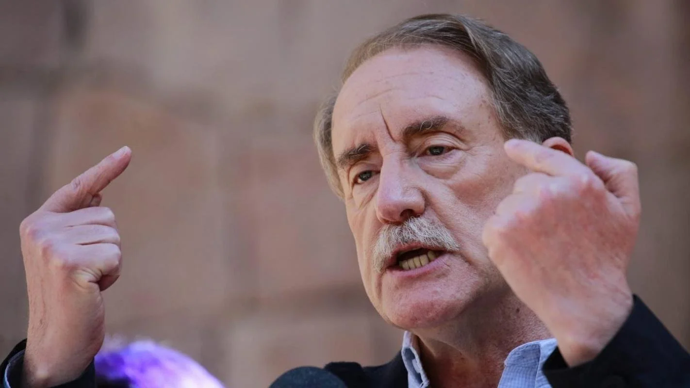 Artés en la mira: Sus polémicos dichos contra Kast y Kaiser causan revuelo y respuesta del Gobierno