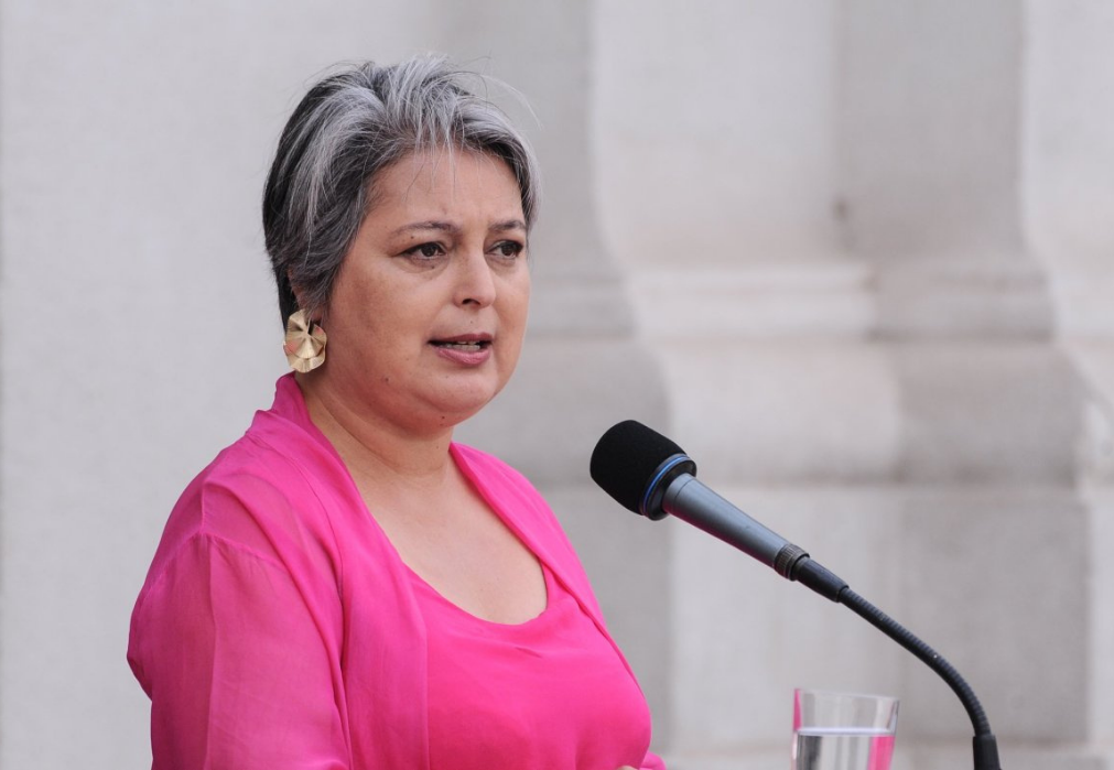 Jeannette Jara cambia su visión sobre Cuba y sostiene que "claramente, no es una democracia"