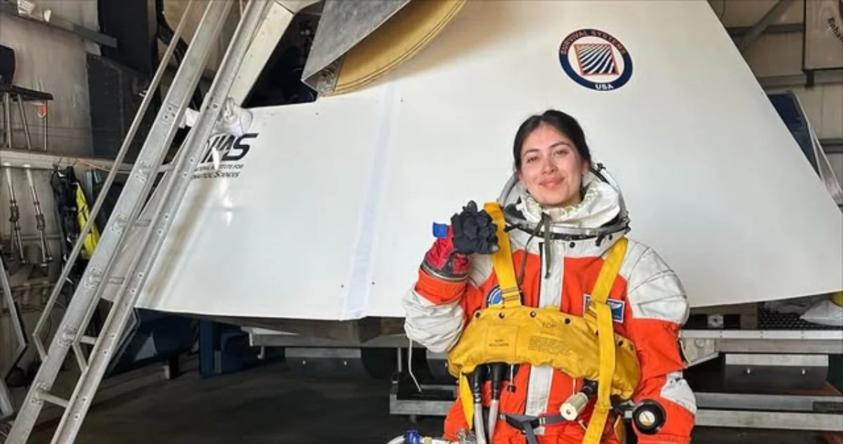 Astronauta chilena entrena en réplica de la cápsula Orion de la NASA para misión lunar 2026