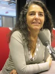 Fisco condenado: Estado deberá pagar $150 millones a cantante torturada por la CNI en 1980