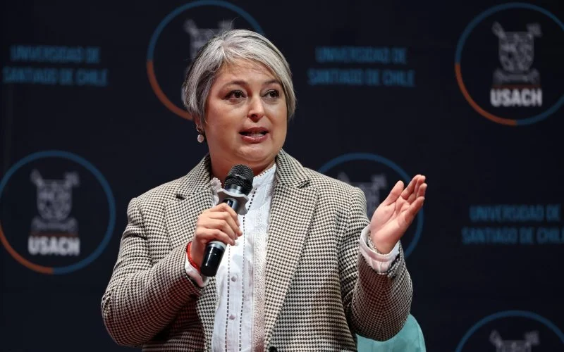 236 artistas expresan respaldo a Jeannette Jara y alertan sobre “el retorno de discursos de odio”