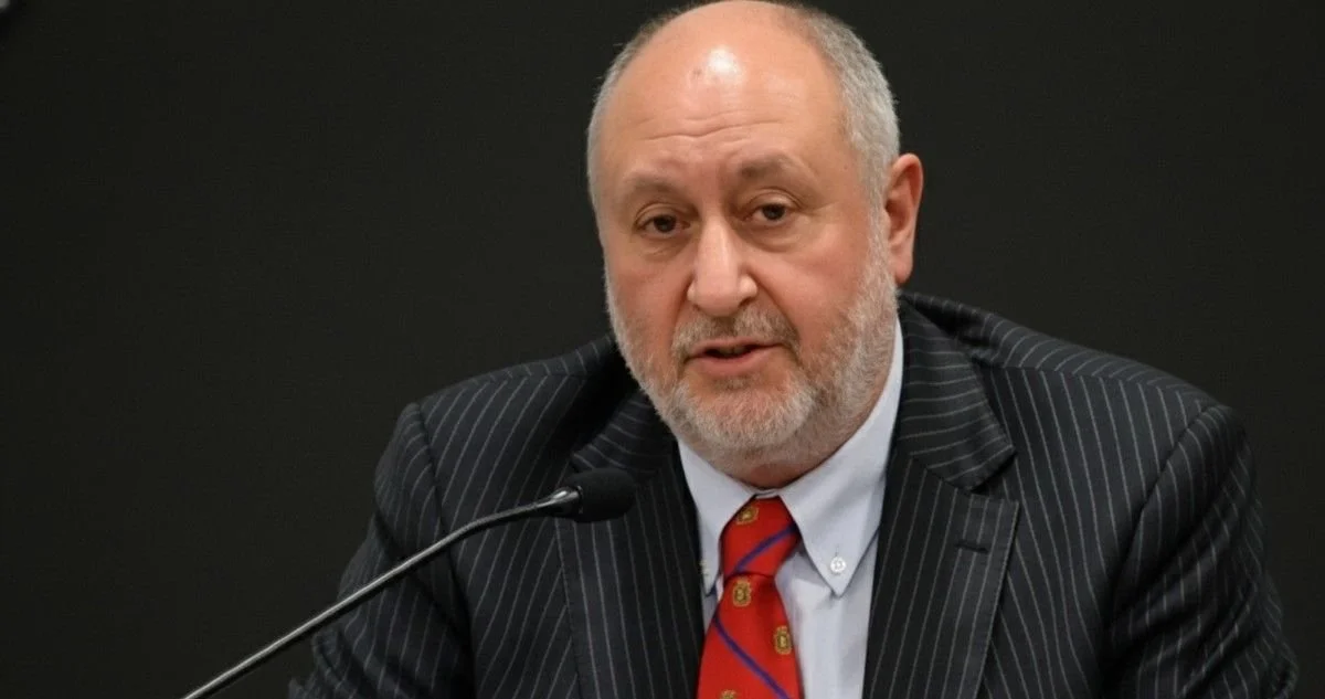 Suspenden a conservador de bienes raíces de Chillán en medio de sumario por la "Trama Bielorrusa"