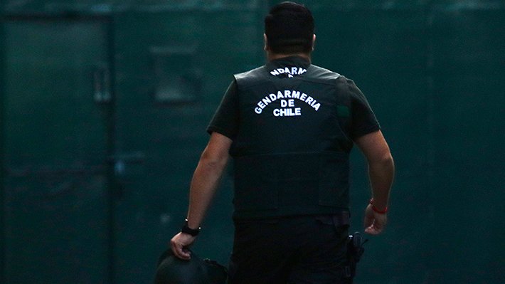 Red de corrupción en cárceles: 44 gendarmes detenidos y millonarios sobornos reabren debate sobre Gendarmería