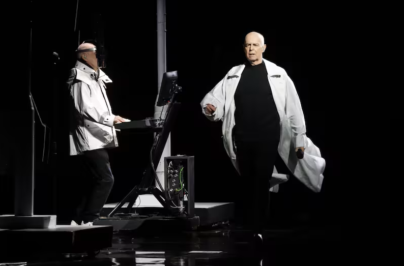 Pet Shop Boys deslumbraron en Viña 2026 y marcaron el inicio de la segunda noche con show de alto nivel
