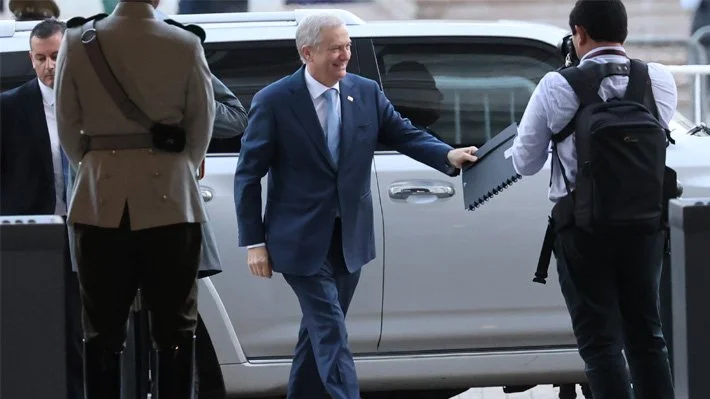 Reunión duró menos de media hora: Kast abandona La Moneda tras negativa de Boric a retractarse por cable