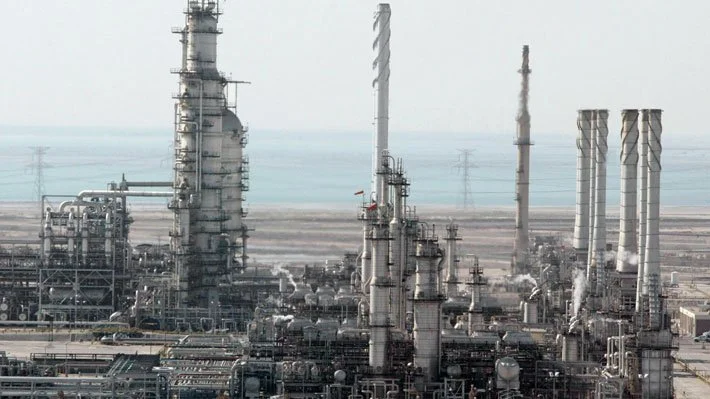 Petróleo supera los US$110 impulsado por tensiones en Medio Oriente