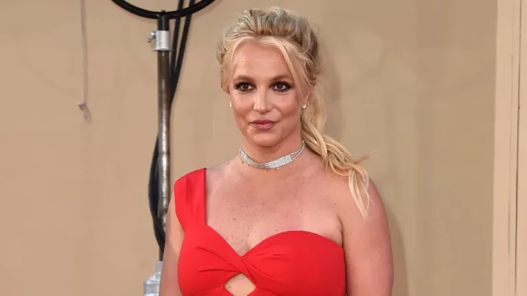 Britney Spears ingresa a rehabilitación y busca retomar el control de su vida personal y legal