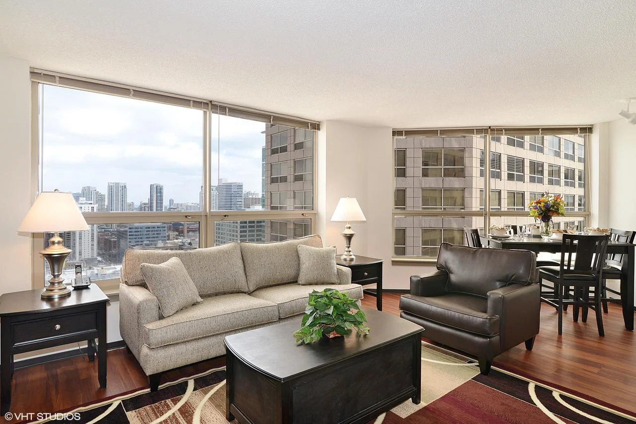 Hotels Near Union Station Chicago - Corporate Suites Network - 555 W.Madison.jpg