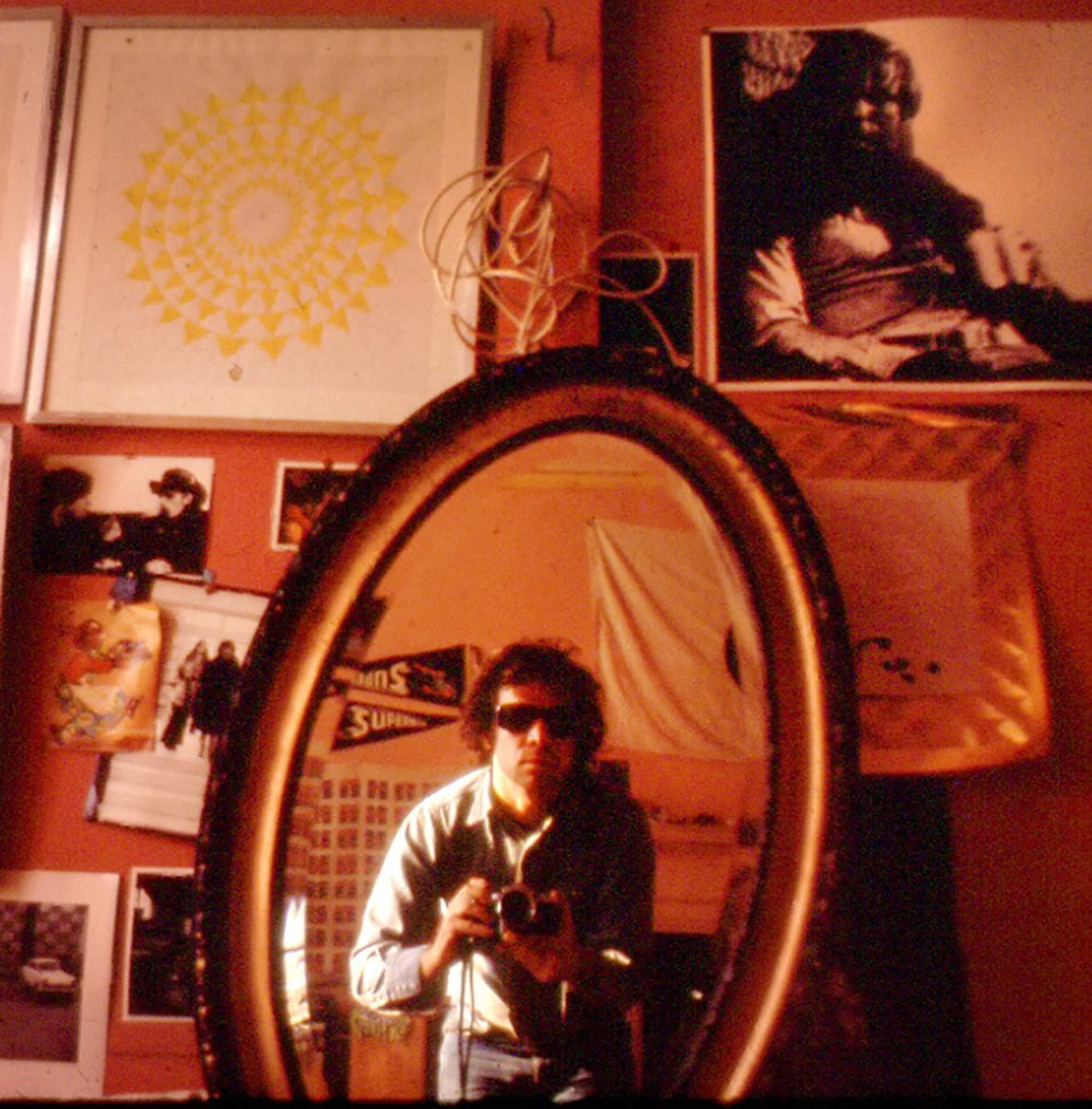 PEMBRIDGE FLAT FRONT ROOM 1970