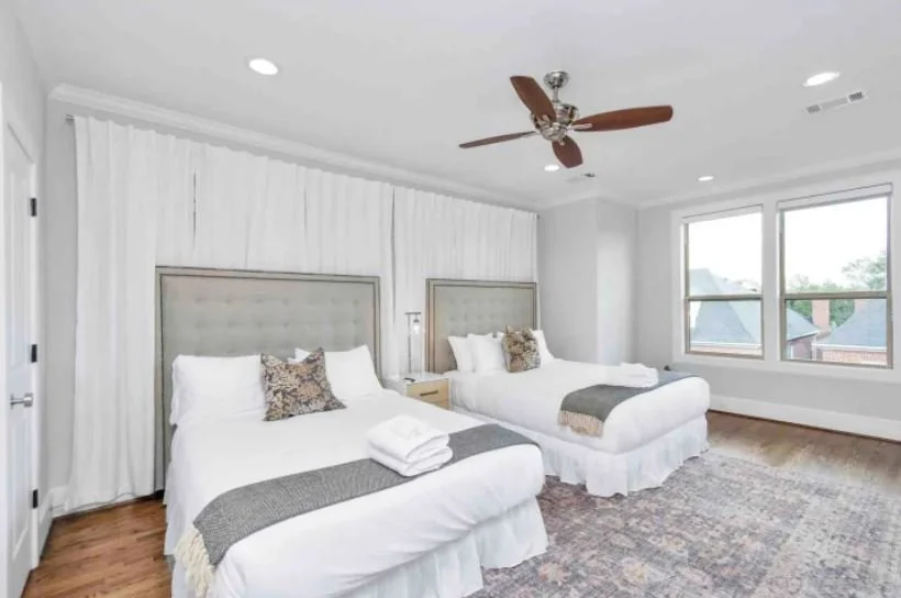 Houston Bachelors Pad 2.JPG