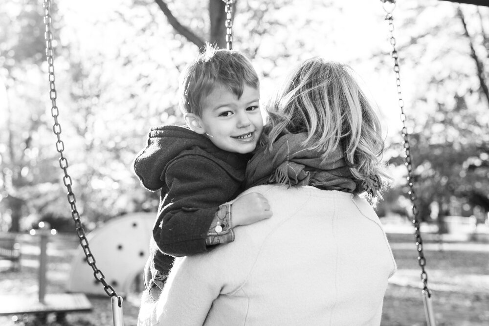 Candid family photography session in skeleton park in kingston o