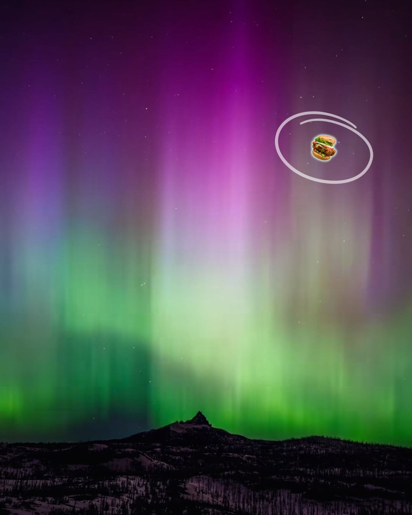 Anyone else see that burger in the sky last night!? Crazy. 😆

credit: @whitwhitehouse