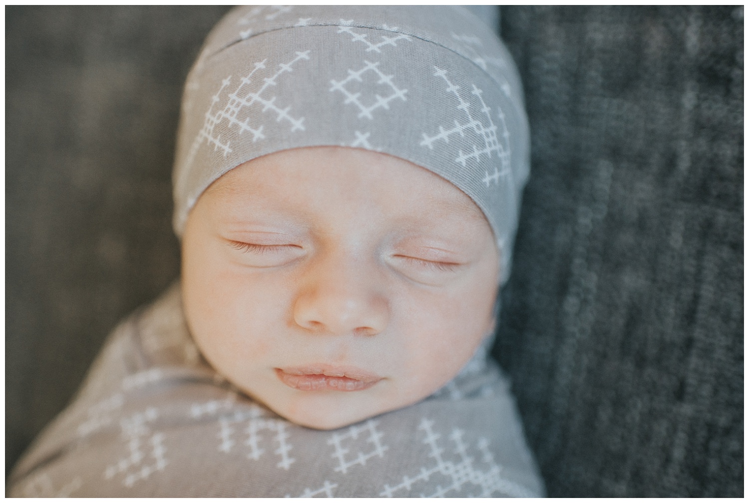 Wisconsin-newborn-lifestyle-photographer (31).jpg