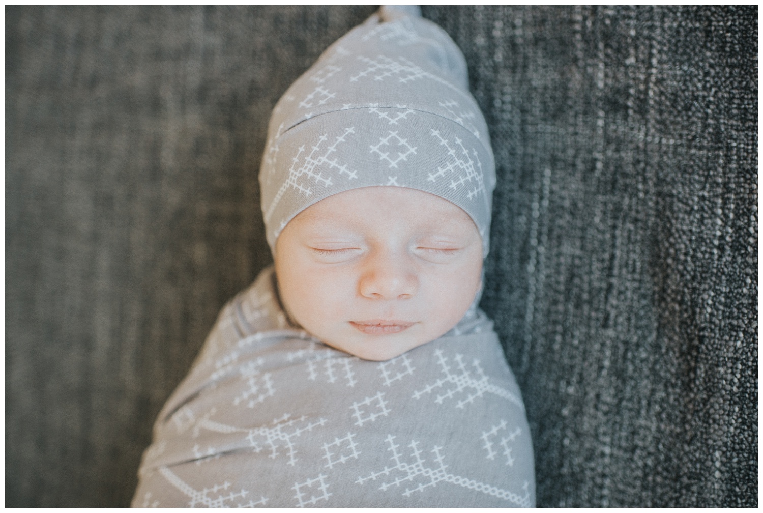 Wisconsin-newborn-lifestyle-photographer (32).jpg