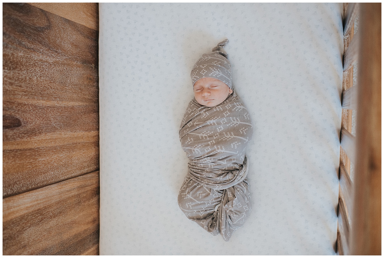 Wisconsin-newborn-lifestyle-photographer (34).jpg