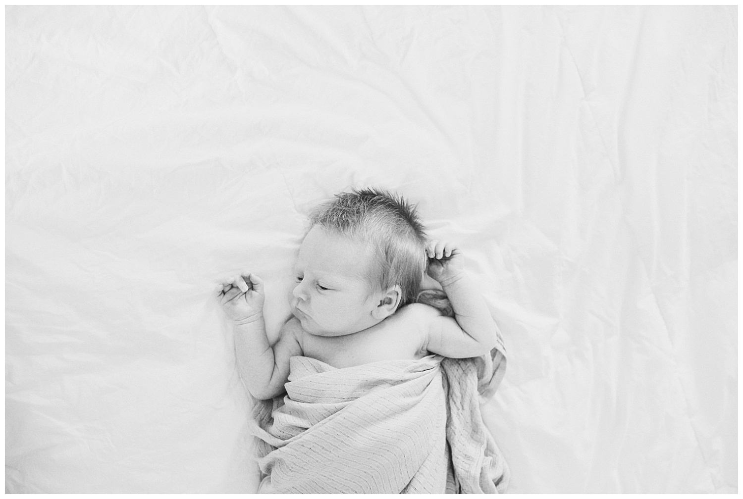 Milwaukee-newborn-lifestyle-photographer-2018 (36).jpg