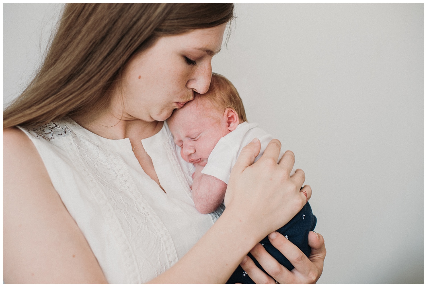 Milwaukee-Lake-Country-Newborn-Photographer (12).jpg