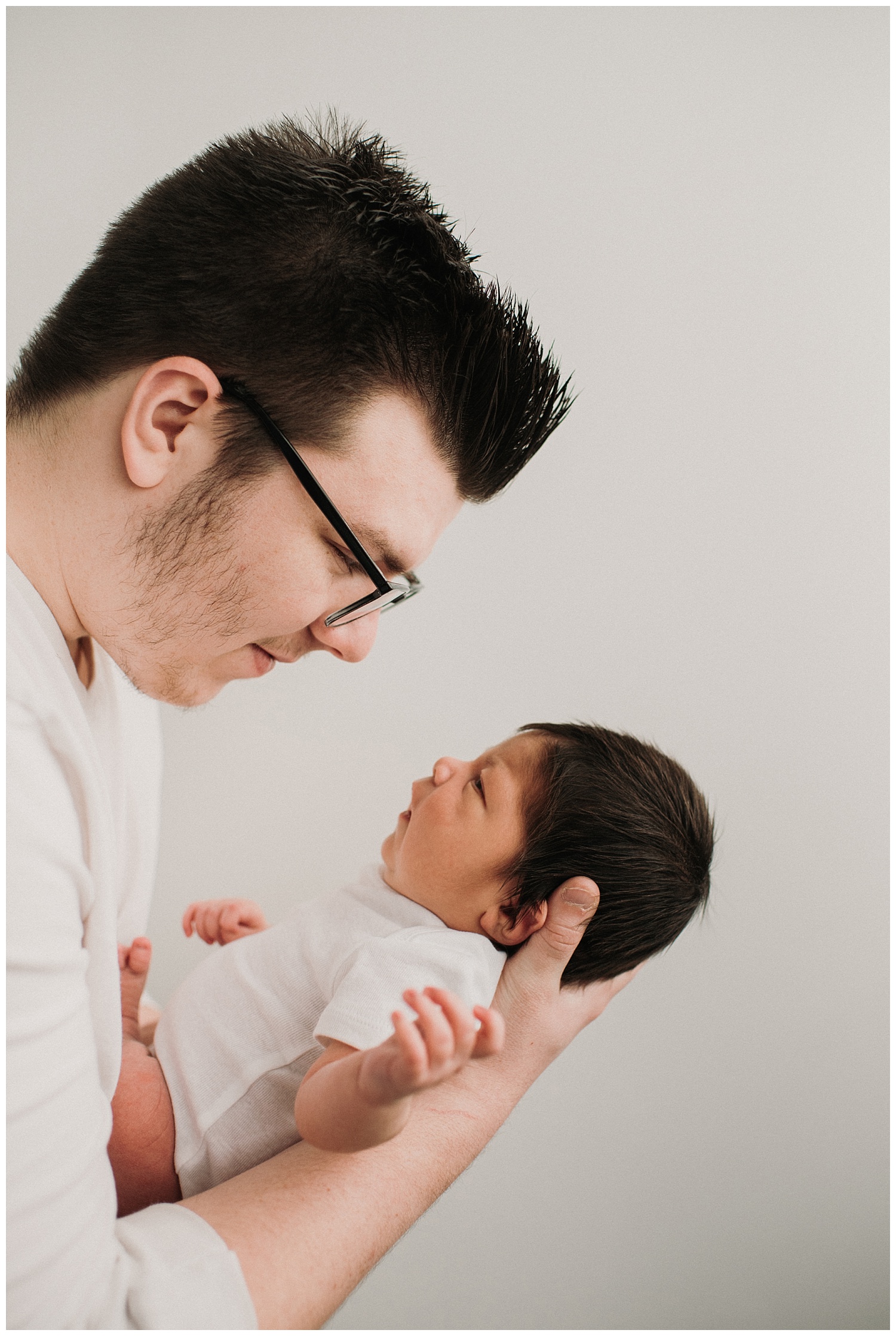 Milwaukee-newborn-photographer-2019 (13).jpg