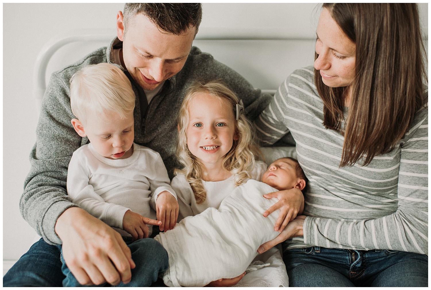 Milwaukee-newborn-photographer-studio-2019 (7).jpg