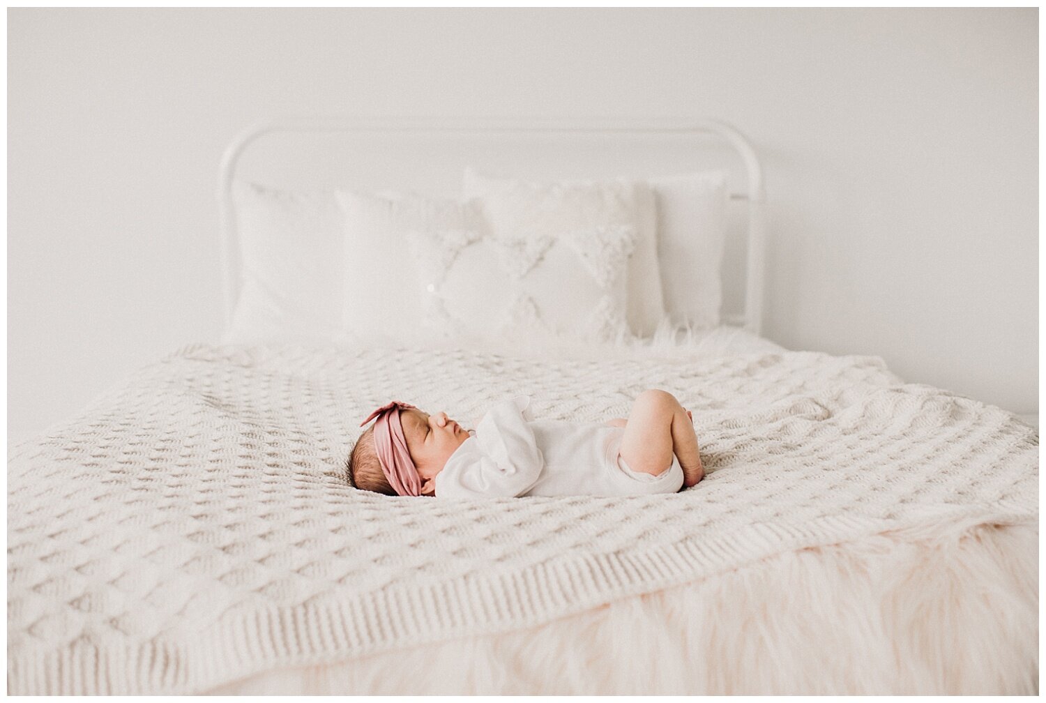 Milwaukee-newborn-photographer-2020 (13).jpg