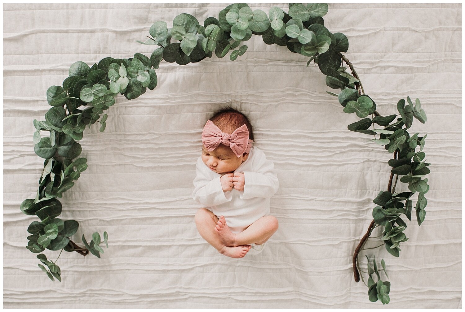 Milwaukee-newborn-photographer-2020 (14).jpg