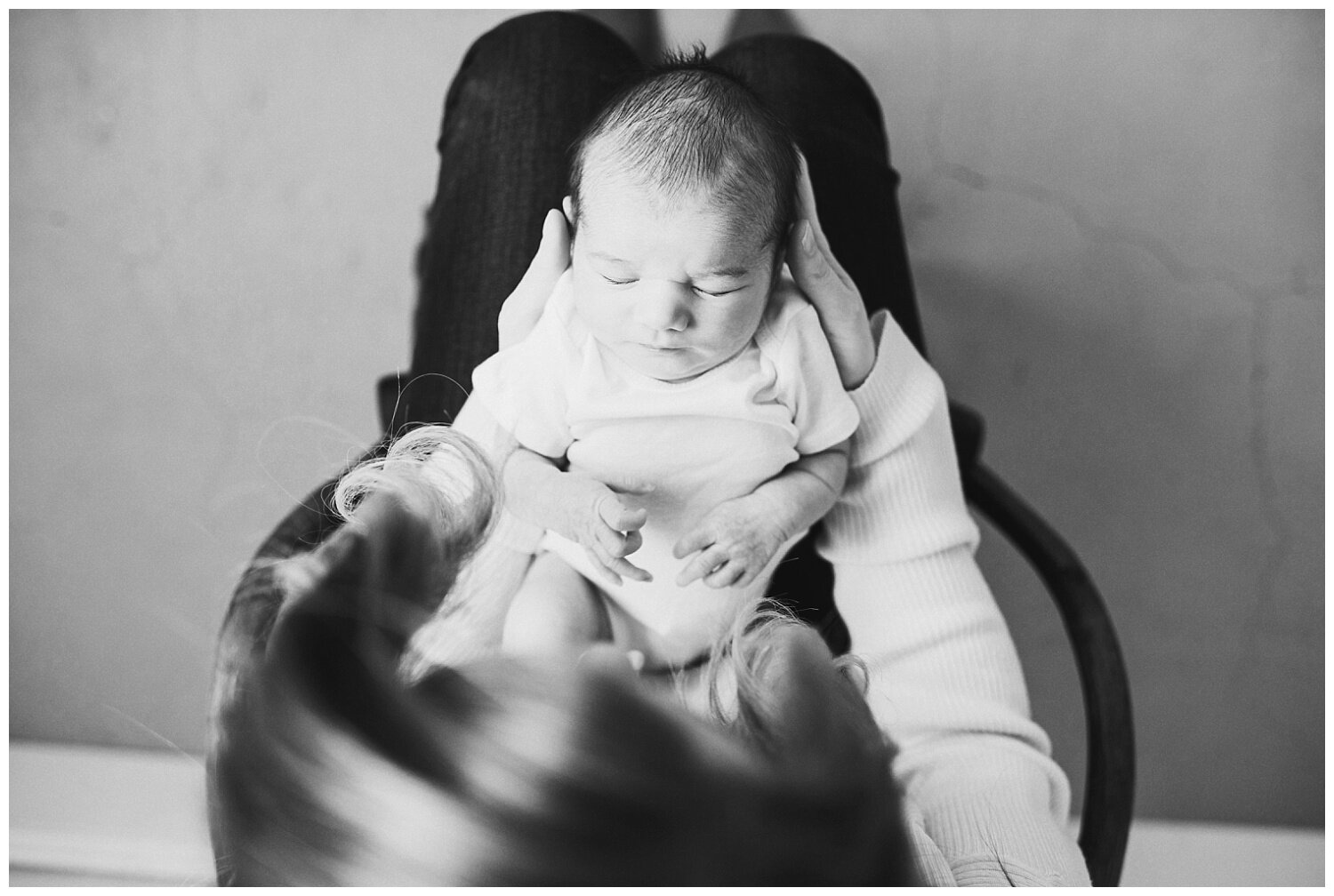 Milwaukee-newborn-photographer-2020 (25).jpg