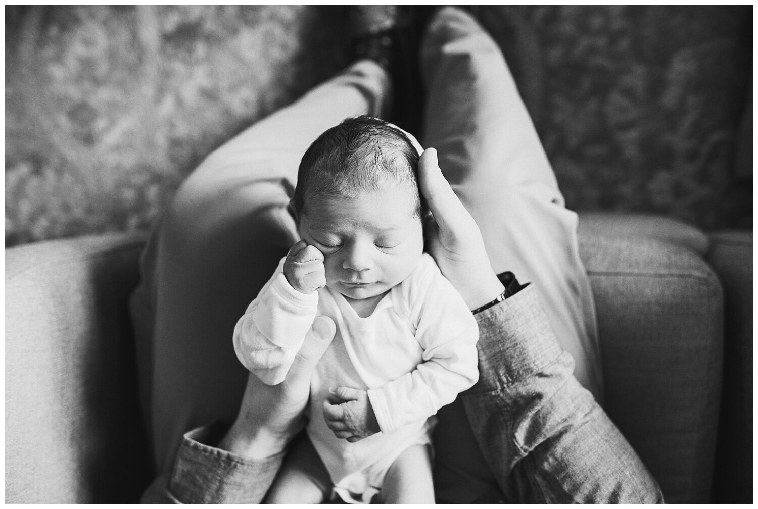 Milwaukee-newborn-photographer-2020 (3).jpg