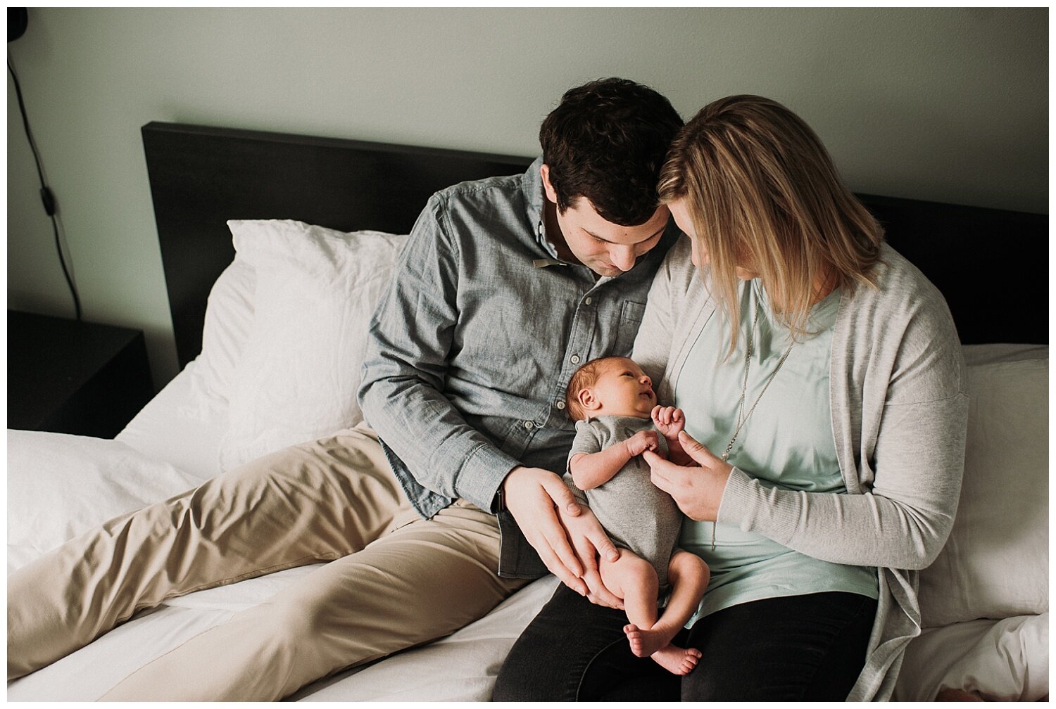 Milwaukee-newborn-photographer-2020 (10).jpg