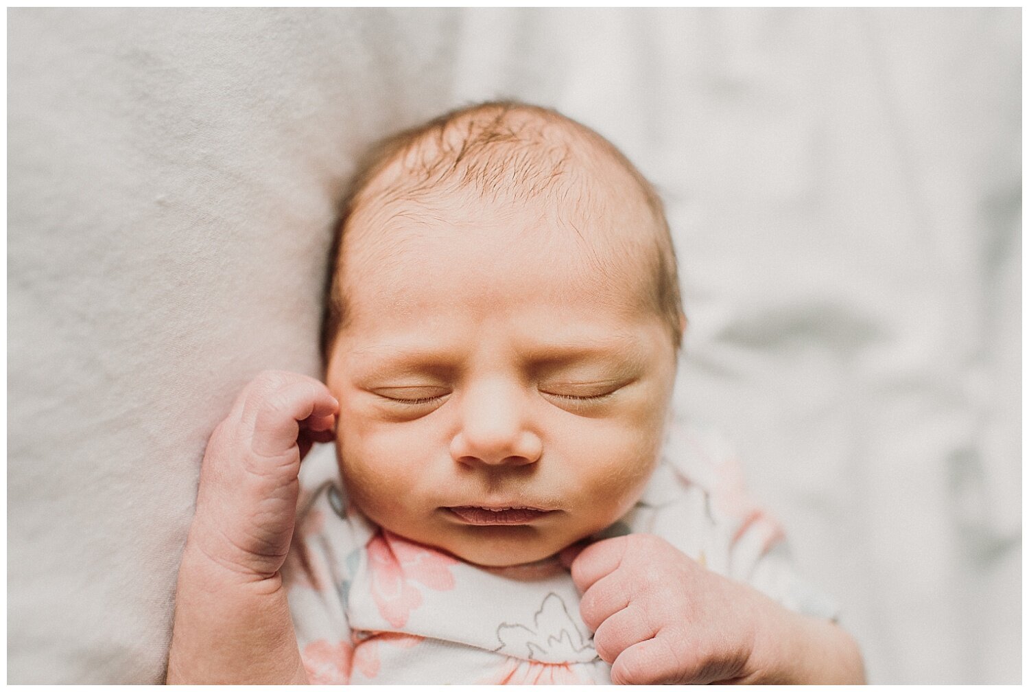 Milwaukee-newborn-photographer-2020 (37).jpg