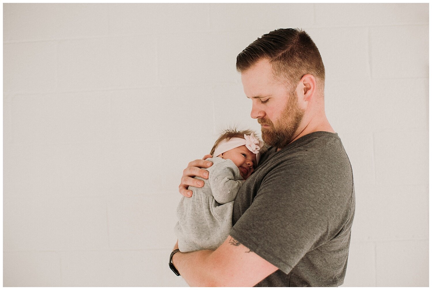 Milwaukee-newborn-photographer-2020 (19).jpg