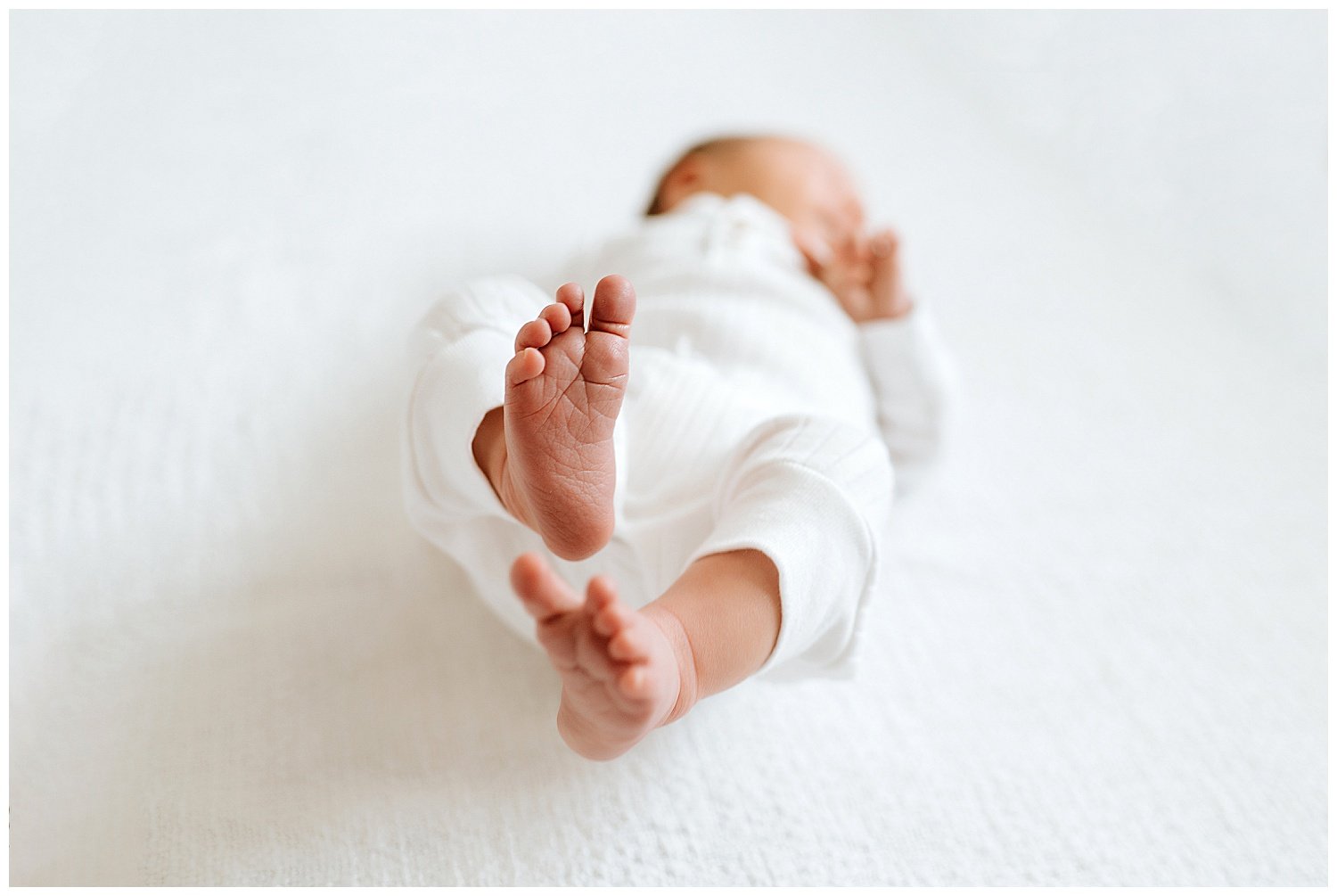 Milwaukee-newborn-photographer-202310.jpg