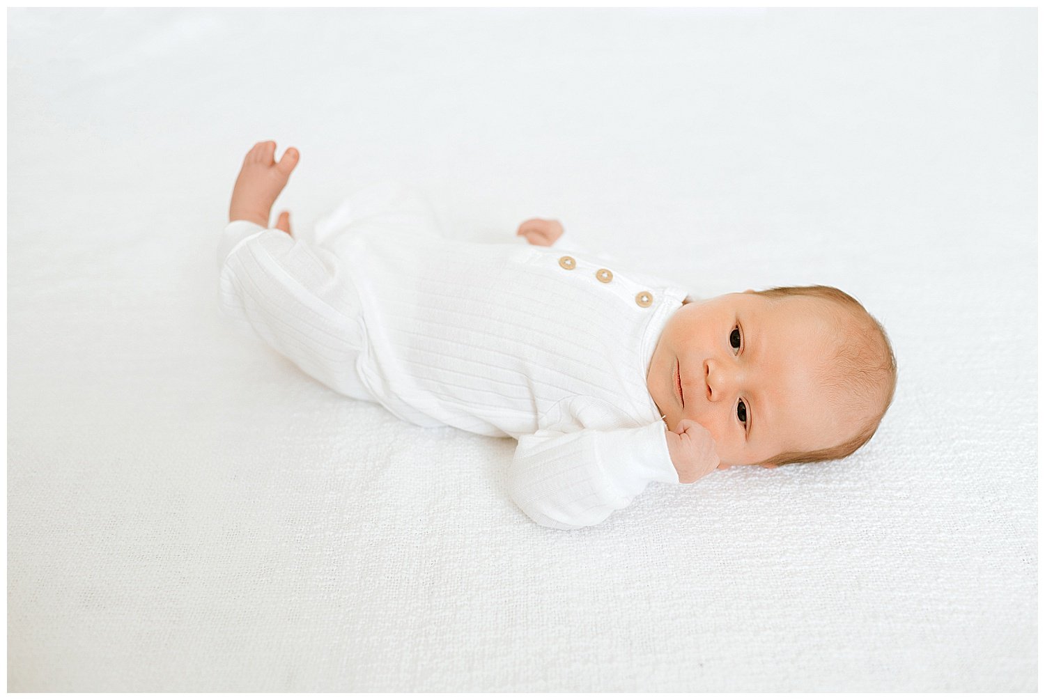 Milwaukee-newborn-photographer-202312.jpg