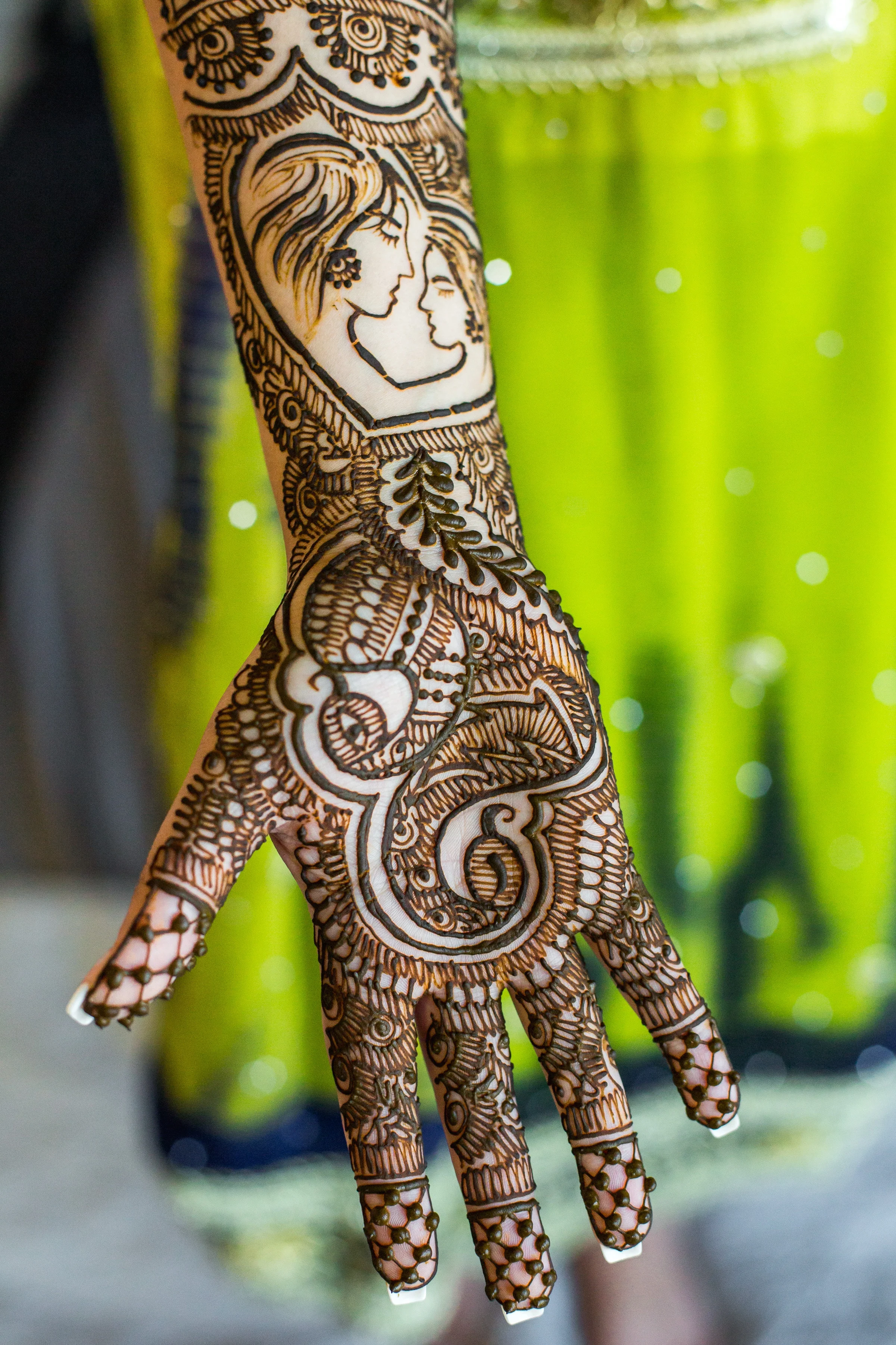 henna hand.jpg
