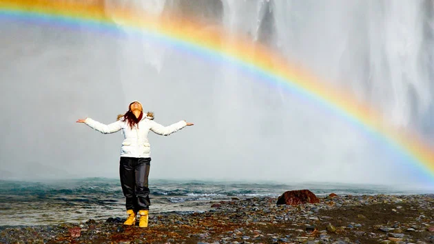 How to Feel Happier, Think More Positively & Be a Better Person