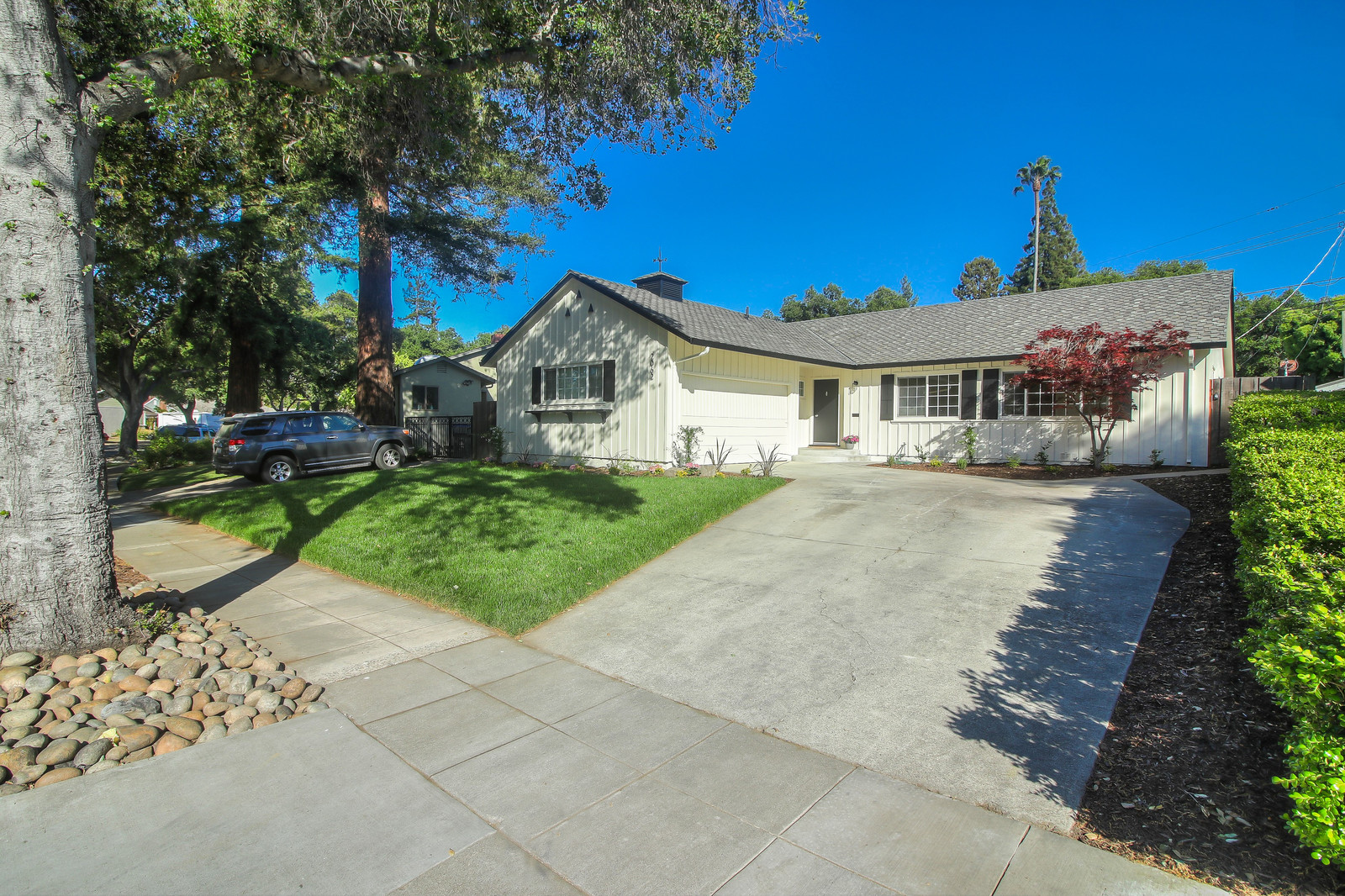 03_F82062_Laurelei_Avenue3_mls.jpg