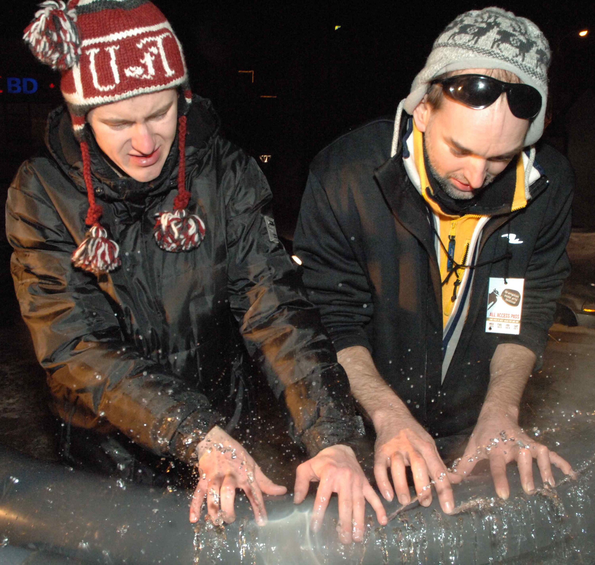 hydraulophone_at_biaf_steve_and_ryan_playing115c.jpg