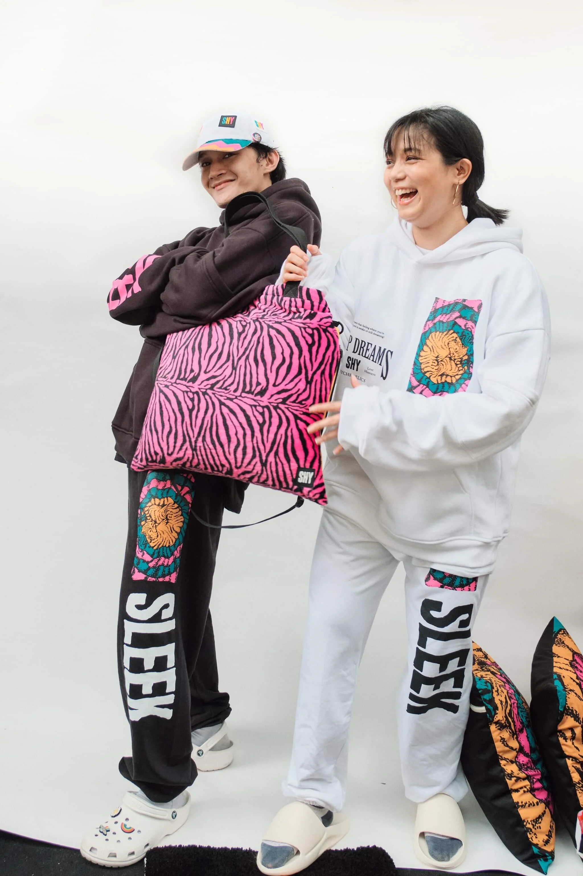 Feel at home with Sleek/Shy's TRES collection: Sleep Dreams