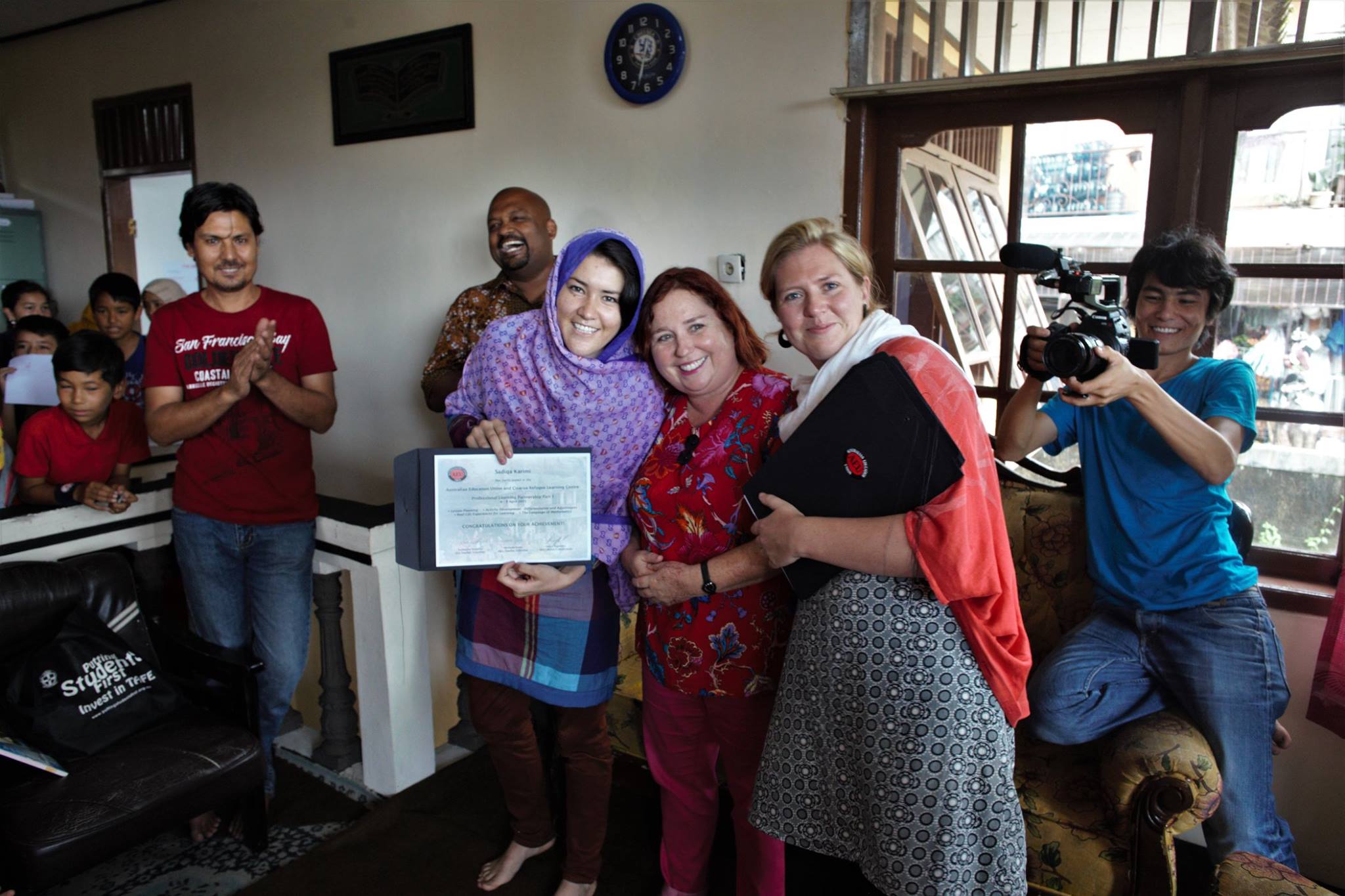 End of training for teachers and receiving certificates.