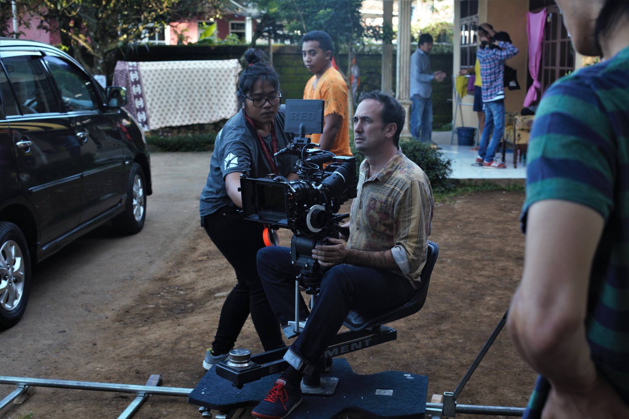 Jolyon and Bella surfing on the track with a serious camera.