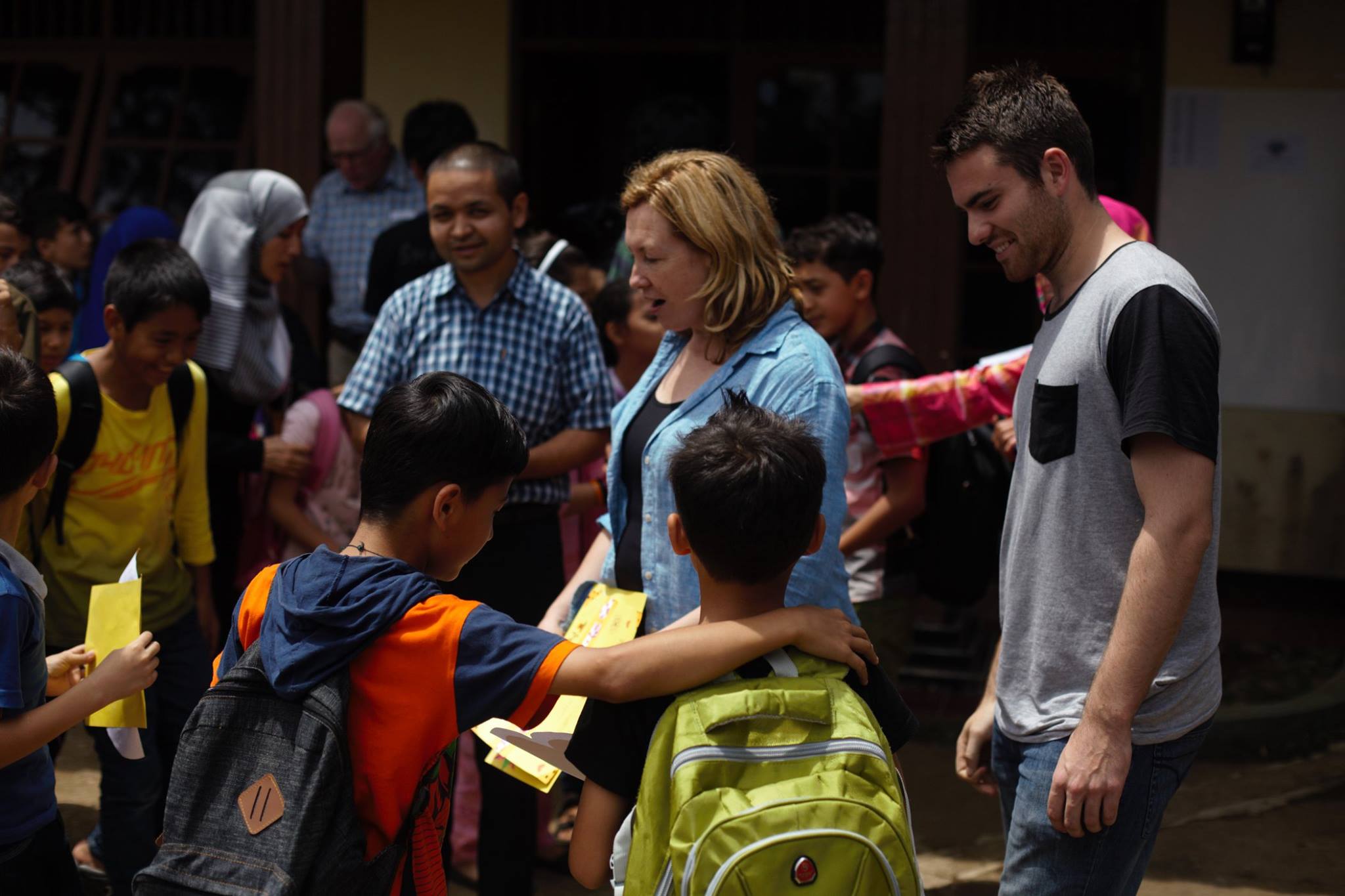  Our students, parents and teachers loved you. You not only brought 50 kilos of books for us, but also love from Australia. 