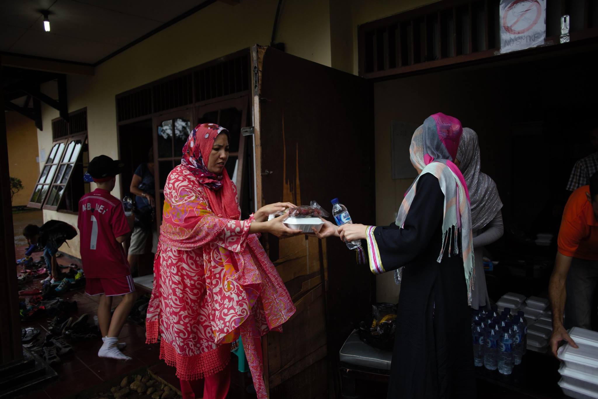 We shared Hazaragi meal with Australian university students.jpg