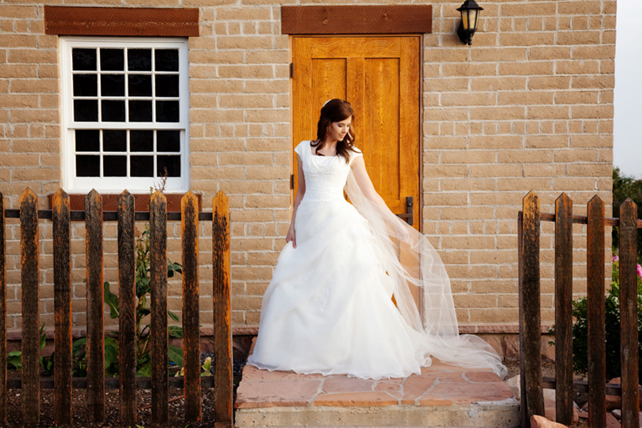 pack-home-exterior-with-bride.jpg