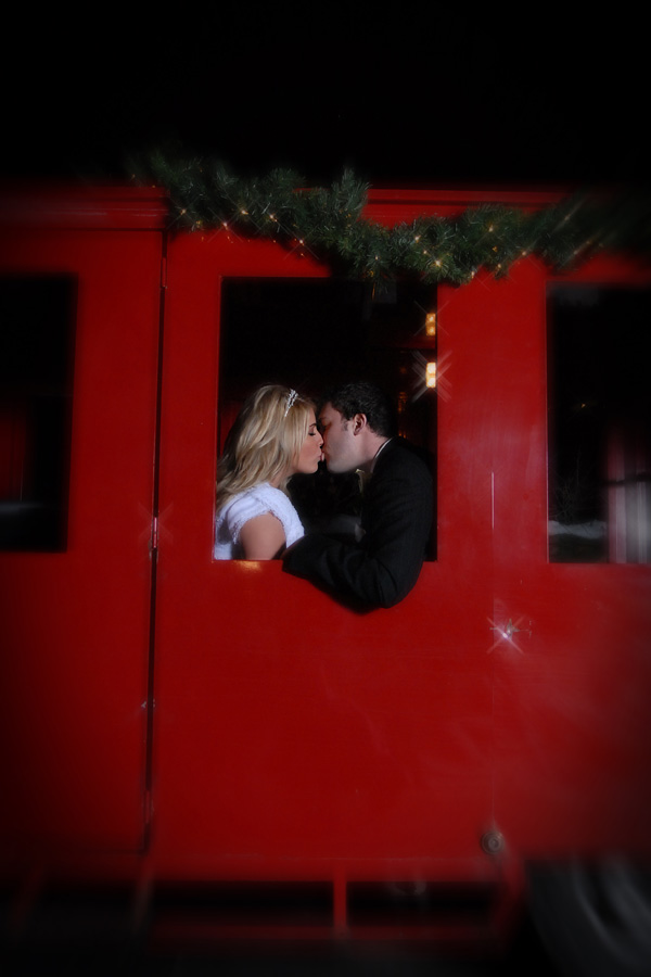 bride-and-groom-kissing-in-the-train.jpg