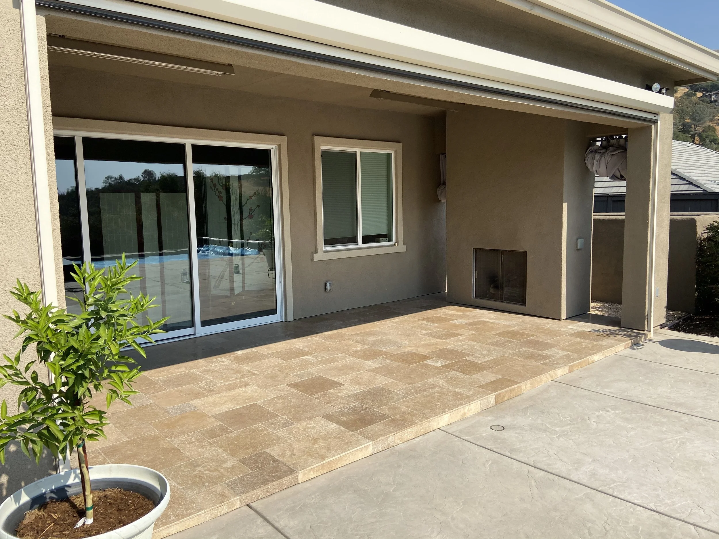 Travertine outdoor Versailles pattern paving