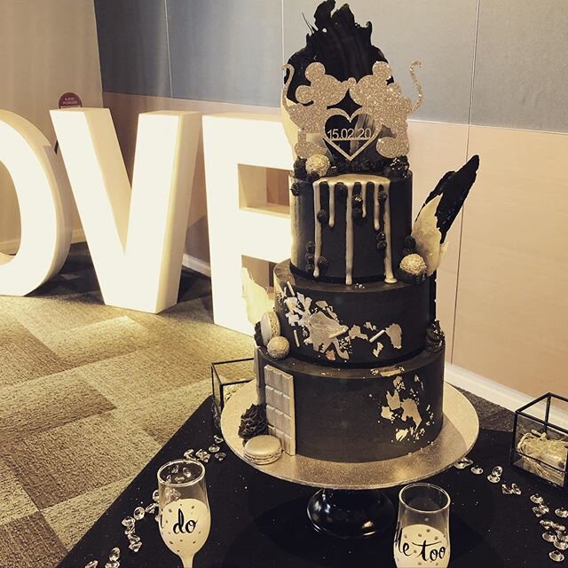 A Black &amp; Silver Beauty for Danielle&rsquo;s engagement! Congratulations x #thesweetersidecakes #perthcakes #petthsmallbusiness