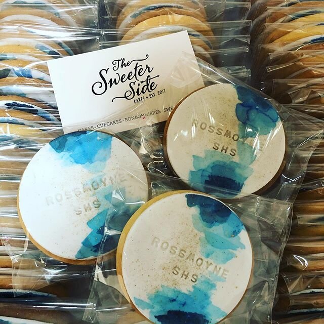 Cookies for all the school mummy and daddy&rsquo;s 💙💙💙 @rossmoyne_senior_high_school #thesweetersidecakes #perthcookies #sugarcookiesperth